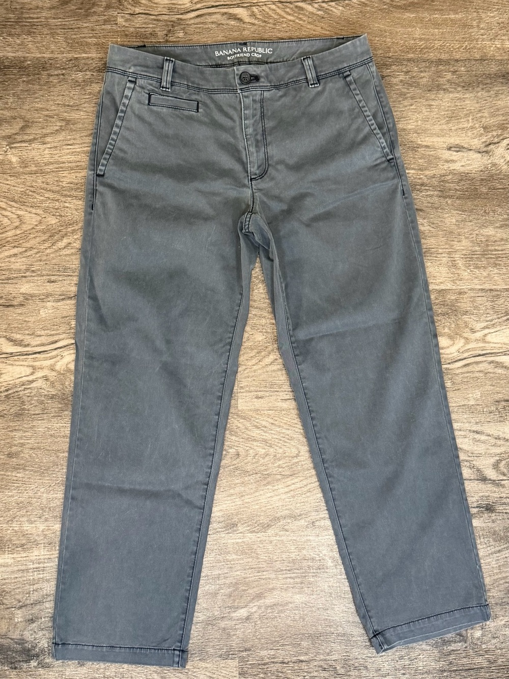 Banana Republic Women’s size XS 2 Boyfriend Crop Gray Chino Pants